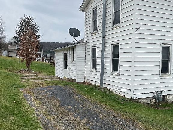 4th image of 140 Granger St