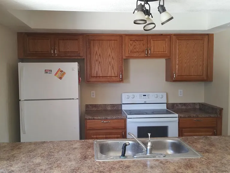 5220 N 68th Ave — Photo 5