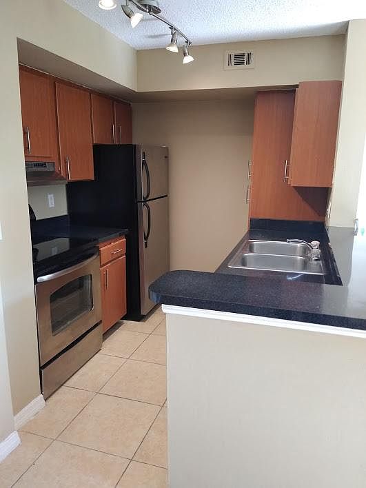 2nd image of 421 Fountainhead Cir Unit 112
