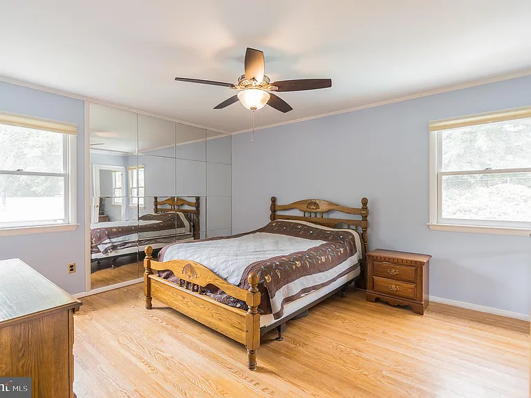 7011 Hadlow Dr — Photo 25