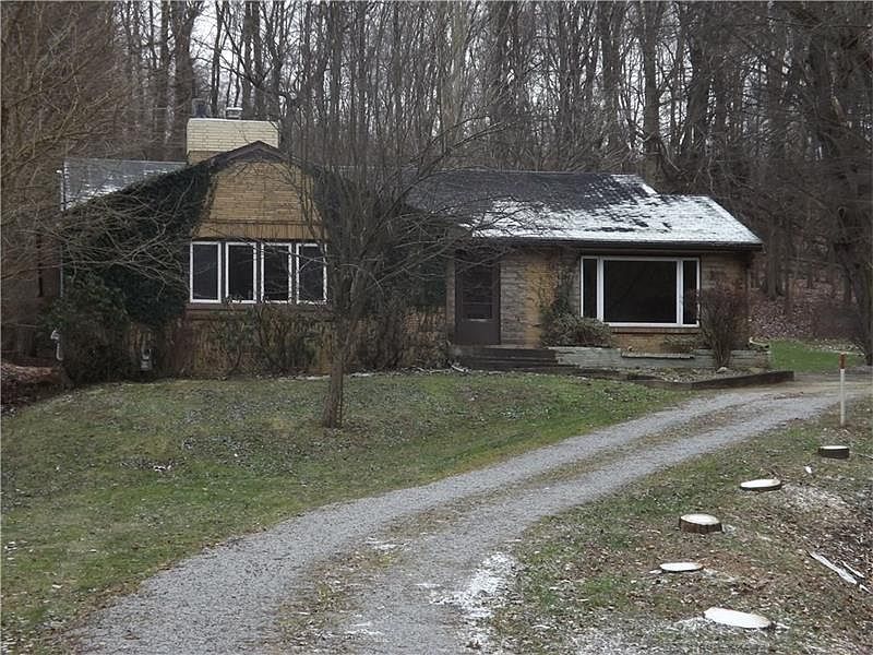 1st image of 302 Steubenville Pike