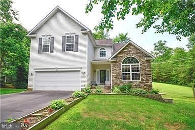 1st image of 8 Monna Lee Dr