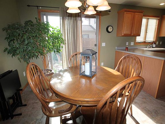 5th image of 3634 Sandhill Dr
