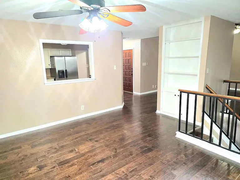 2912 Stewart Dr — Photo 5