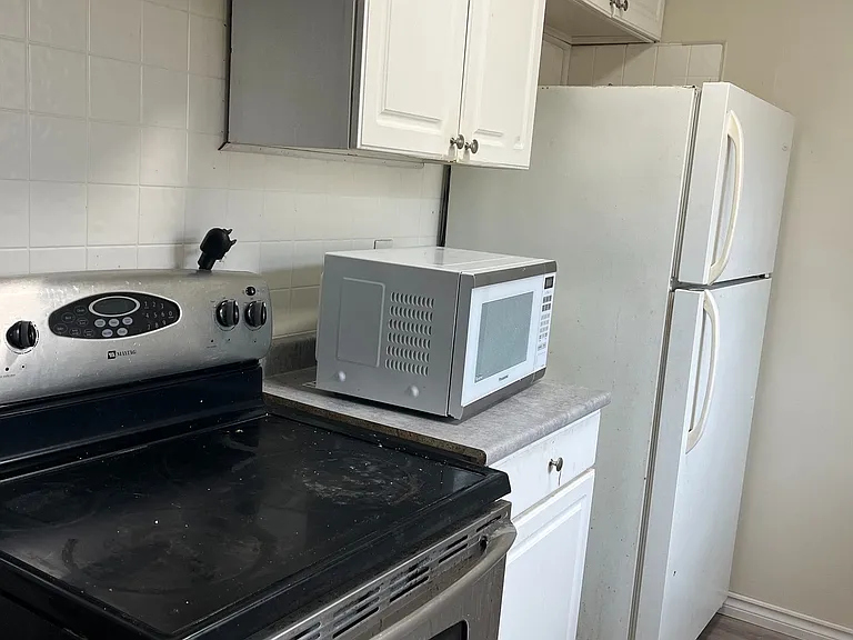 36 Sylvia St — Photo 3