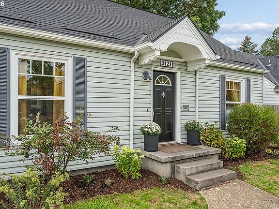 4th image of 3121 SE 75th Ave