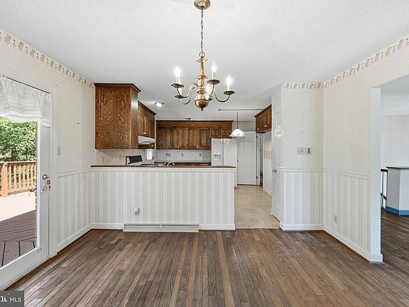 5th image of 1539 Harold Dr