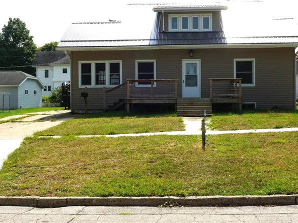 918 Main St, Ackley, IA 50601