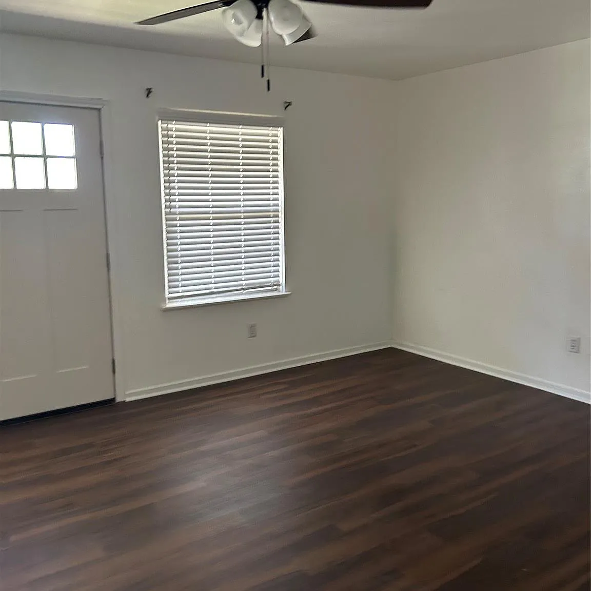 3 bed, 1.5 bath, 1075 sqft, $1,650 — Photo 3