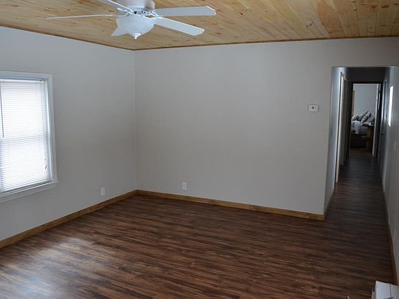 3rd image of 2613 S Evergreen Dr