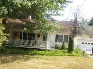 4241 Moonrise Dr, Holly Springs, NC 27540
