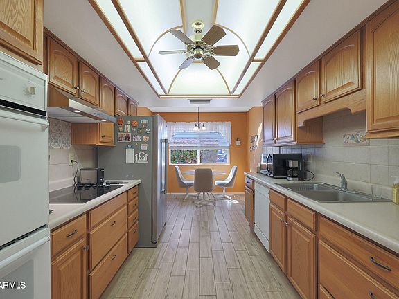3rd image of 9346 W GLEN OAKS Circle N