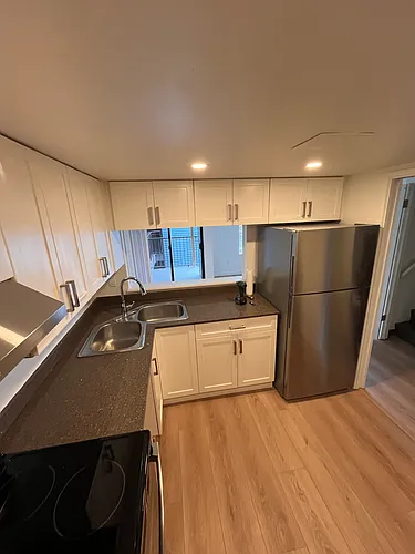 2225 Triumph St #416 Photo 1