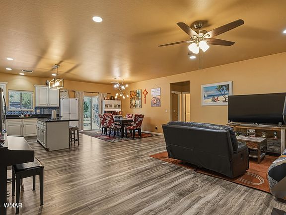 4th image of 3322 Durango Dr