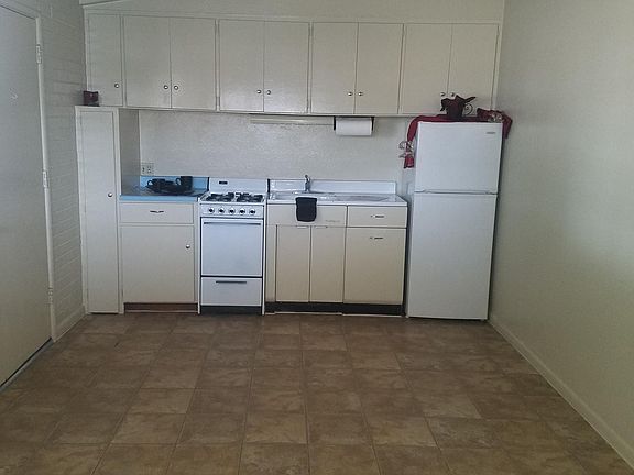 4th image of 2136 N Margaret Ave #A