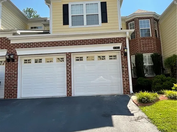 67 Hawk Ridge Dr, Spring Lake, NC 28390