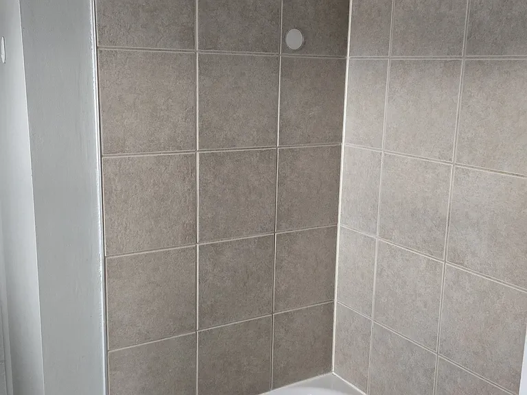 147 Webster Ave W — Photo 5