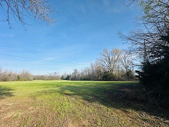 4th image of 2 Lafayette Springs Rd