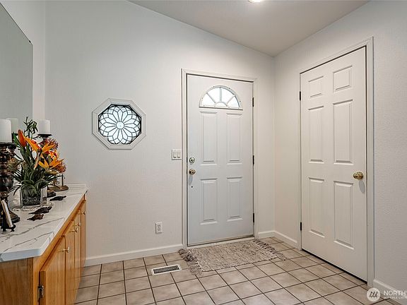 3rd image of 2957 Creasey Road