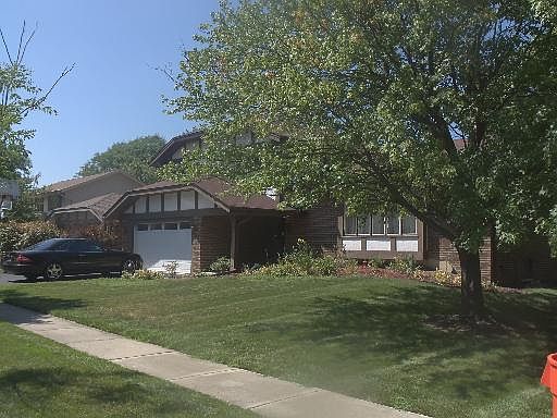 2nd image of 700 W 58th St