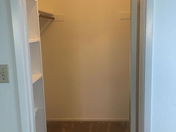 3rd image of 407 Piccadilly Pl