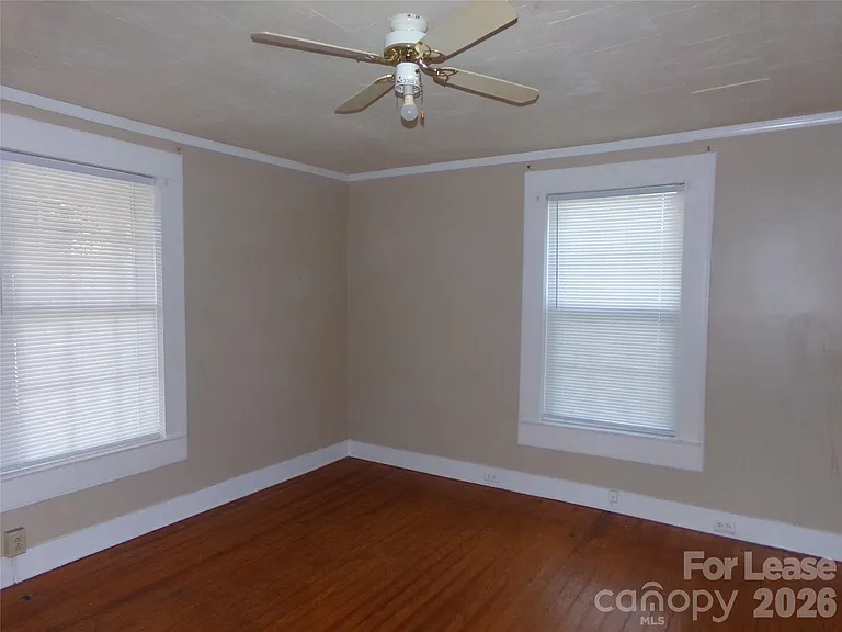 729 Spruce St — Photo 14