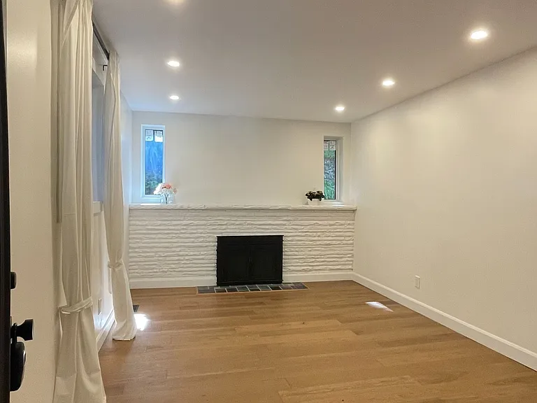 130 Neville Park Blvd — Photo 7