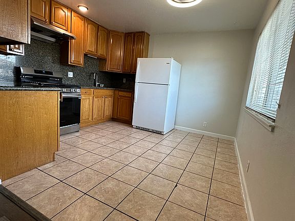 5th image of 483 Joaquin Ave APT C
