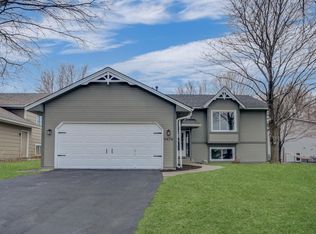 9474 Parkside Trl, Champlin, MN 55316