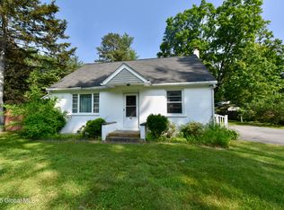 102 Willow St, Guilderland, NY 12084