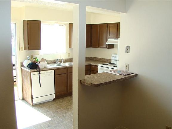 4th image of 2802 Wimbledon Ct APT D