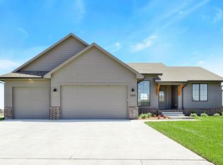 2600 N Bluestone St, Andover, KS 67002