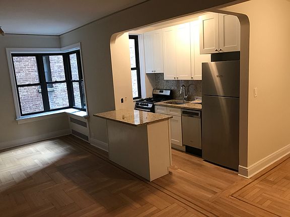 4th image of 330 E 71st St Ste 1H