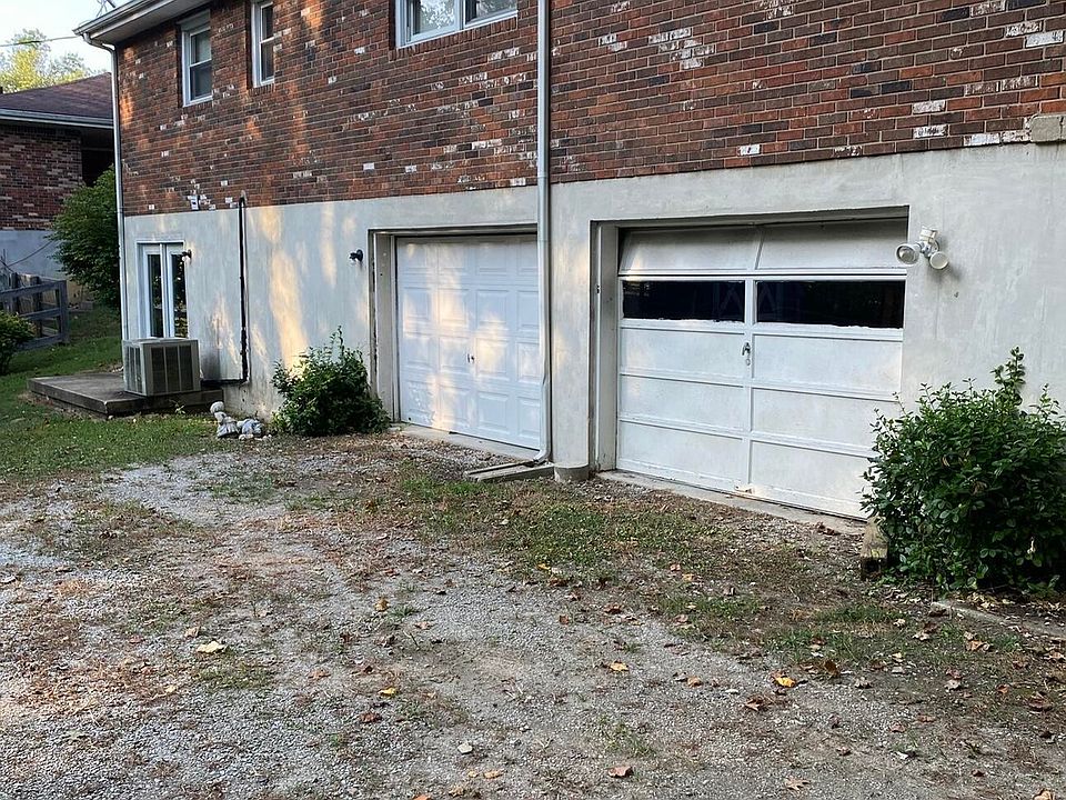 2nd image of 1090 Martin Rd