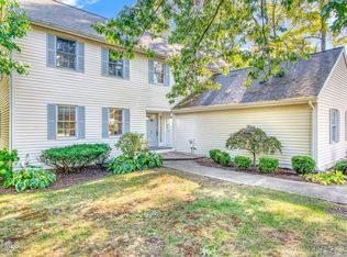 5 Gibbs Cir, Menands, NY 12204