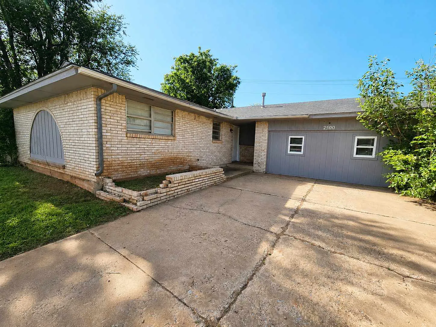 4 bed, 1.5 bath, 1605 sqft, $1,295 — Photo 1