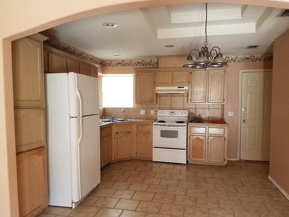 1st image of 1315 Acme Ln