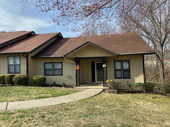 2nd image of 5 Eleanor Ln