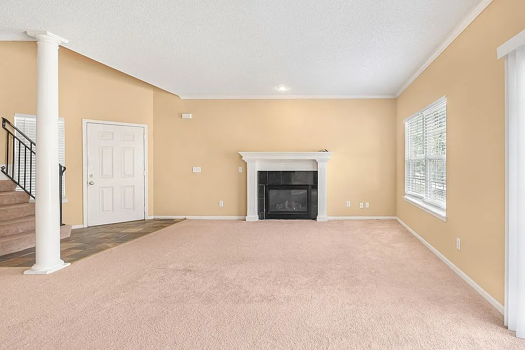 3 bed, 2.5 bath, 1750 sqft, $2,550 — Photo 3