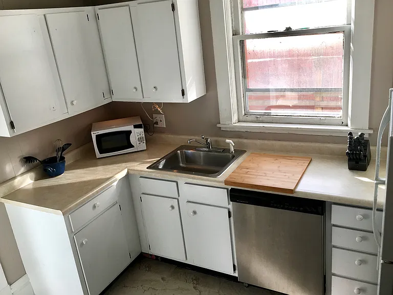 1104 Portland St #1 — Photo 8