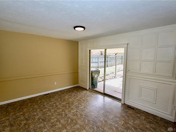 4th image of 2524 Pinegrove Dr