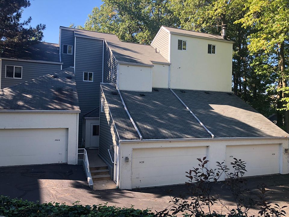 1st image of 1424 Bobby Ln #18