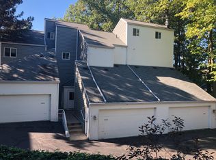 1424 Bobby Ln #18, Westlake, OH 44145