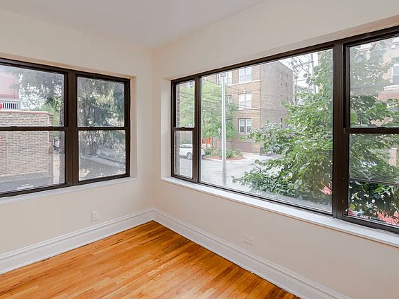 3rd image of 1473 W Carmen Ave #1N