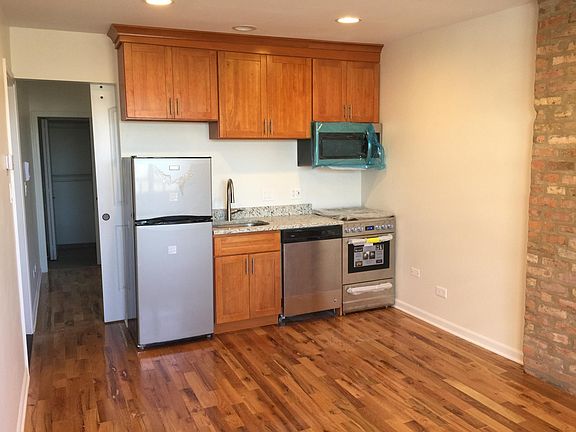 2nd image of 2154 N Cleveland Ave APT 3W