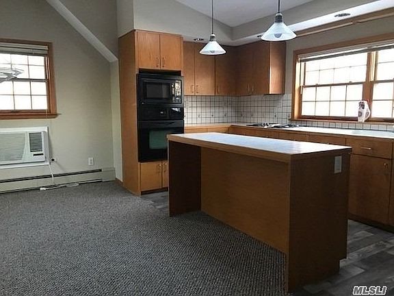 3rd image of 1 Magenta Ln