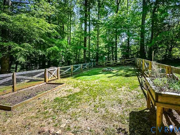 3rd image of 6621 Dogwood Dr