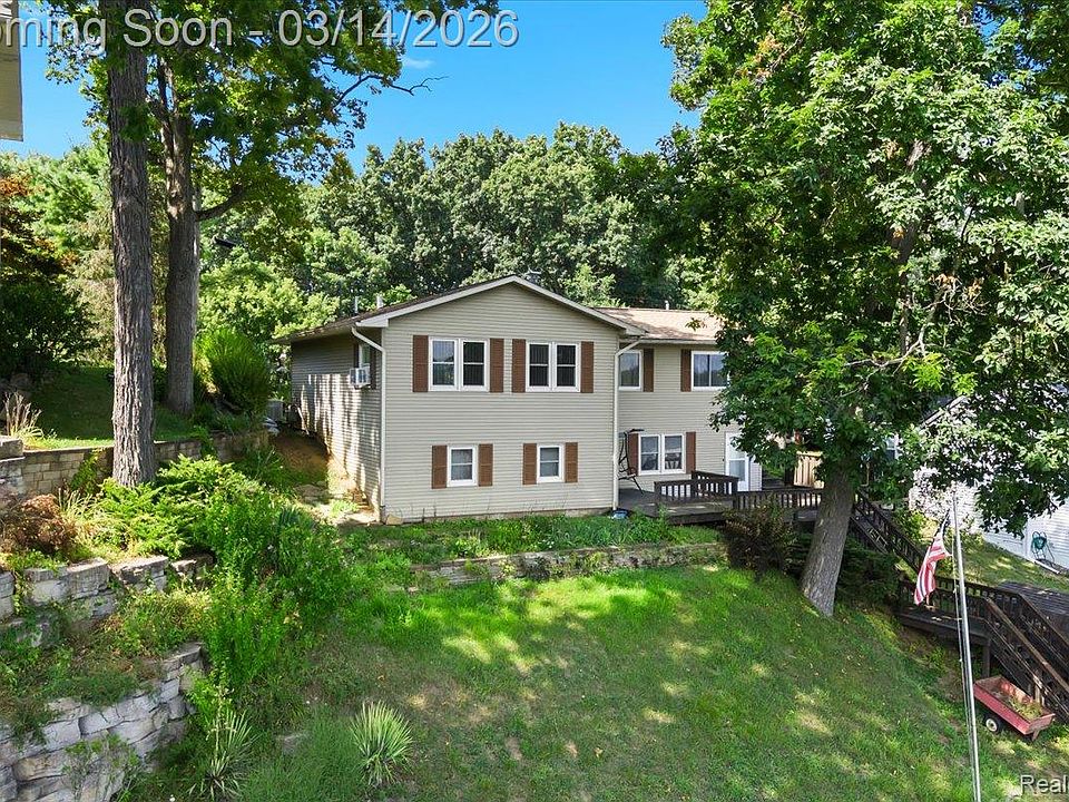 1st image of 978 Ridge Ct