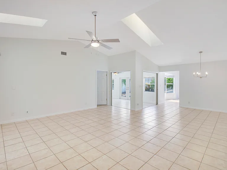 6118 Barbara St — Photo 5