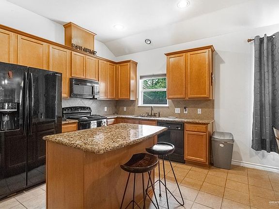 4th image of 4010 Revilla St